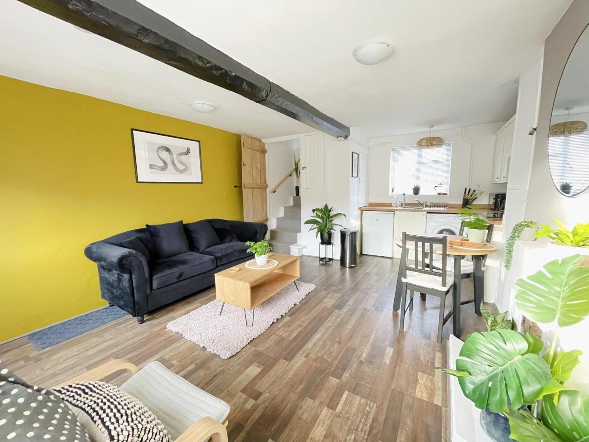 Laburnum No3 By Oracle Holiday home *