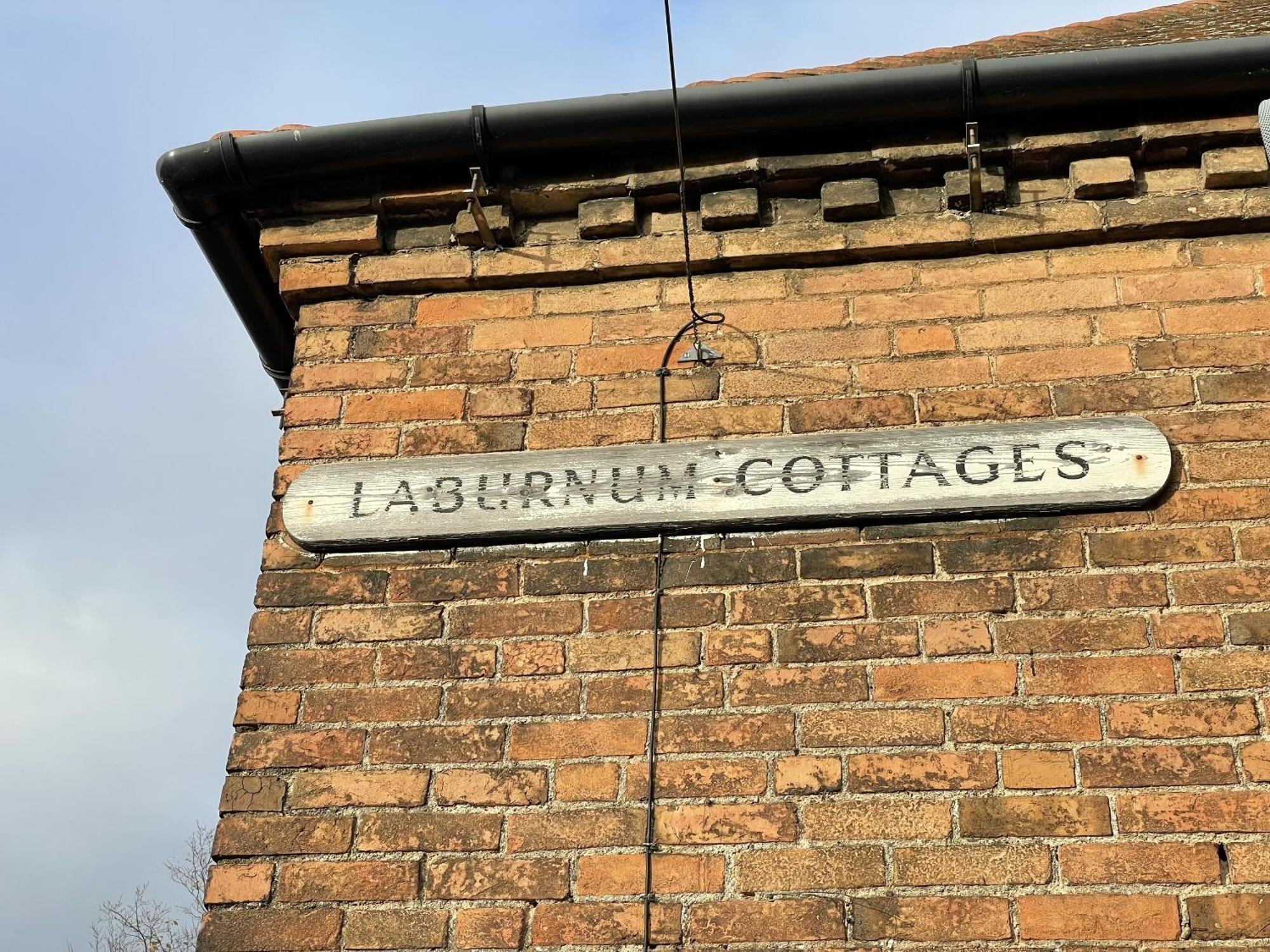 Laburnum No3 By Oracle * Stratford-upon-Avon
